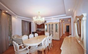 Freedom Apartments On Yekmalyan Str
