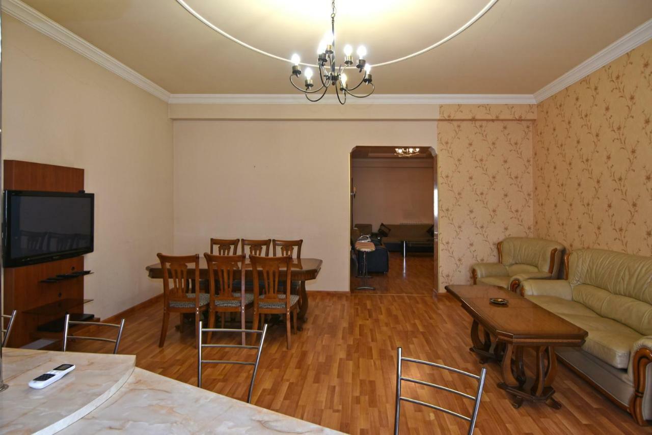 Freedom Apartments On Yekmalyan Str Ереван Экстерьер фото