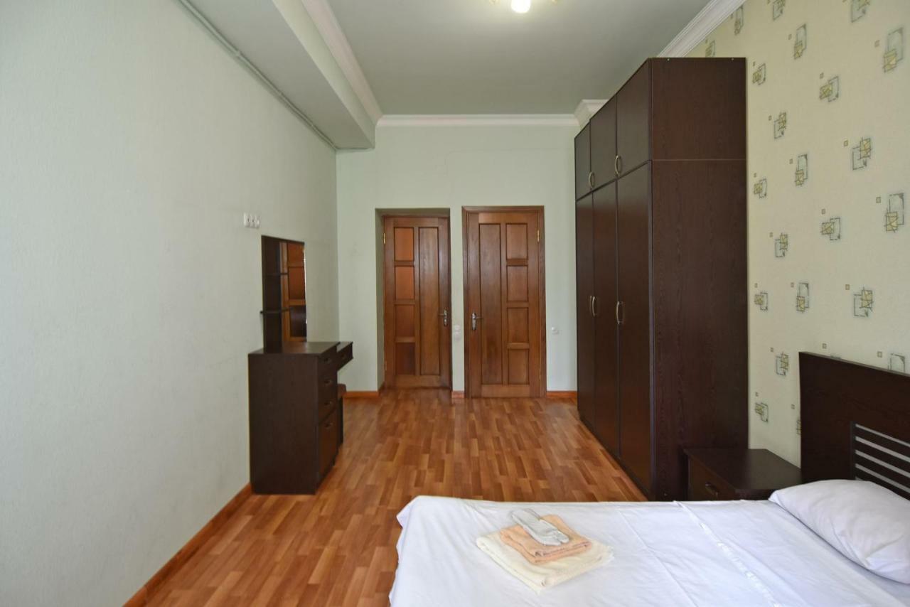 Freedom Apartments On Yekmalyan Str Ереван Экстерьер фото