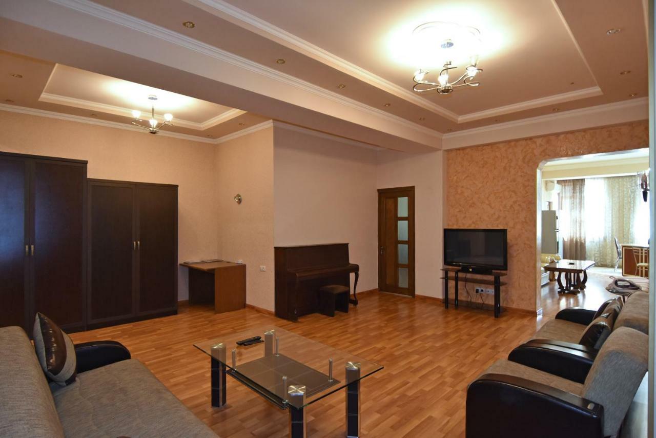 Freedom Apartments On Yekmalyan Str Ереван Экстерьер фото